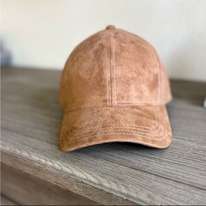 CAMEL FAUX SUEDE BASEBALL HAT
